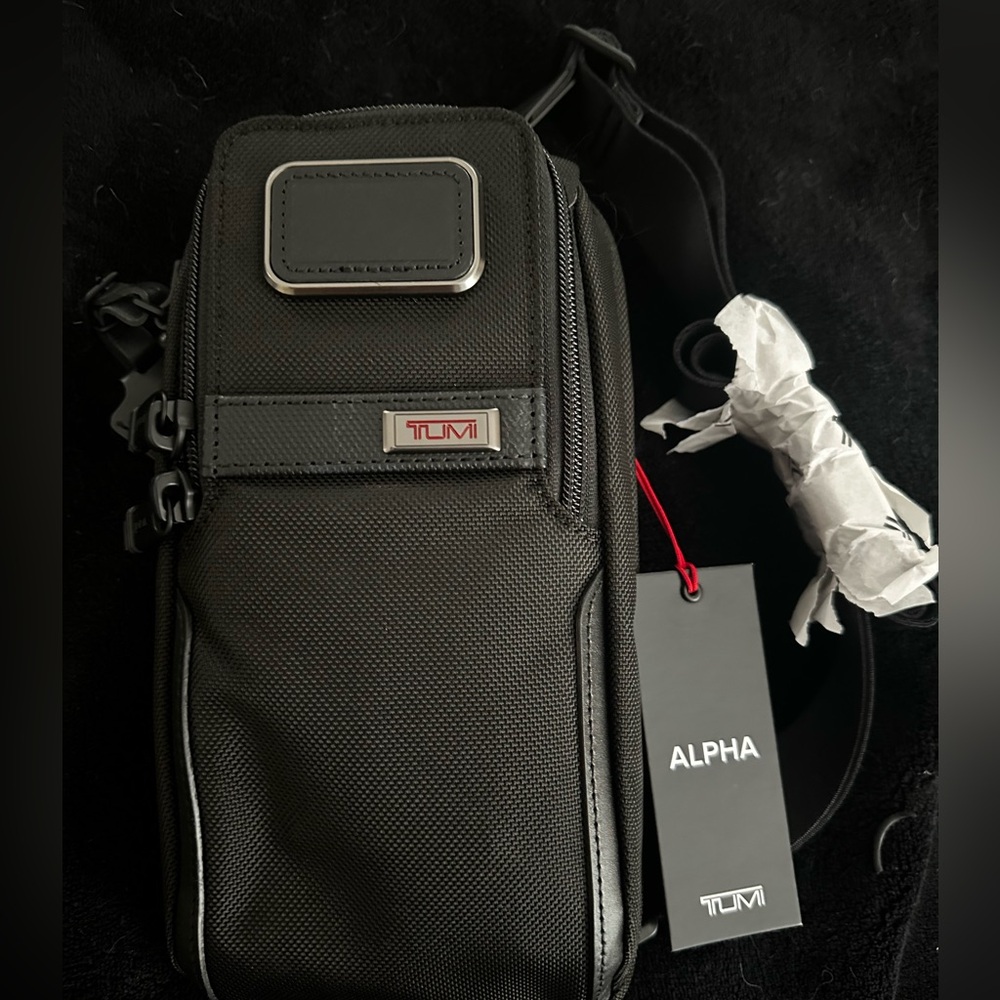 SOLD Tumi Alpha Sling Black